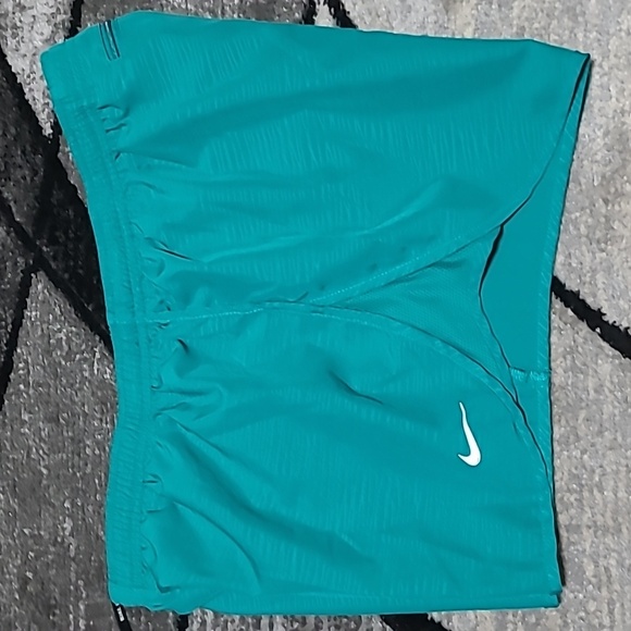 NIKE DRI-FIT REFLECTIVE SWOOSH LOGO LINED MESH ZIP POCKET ATHLETIC RUNNING SHORT - Picture 9 of 11